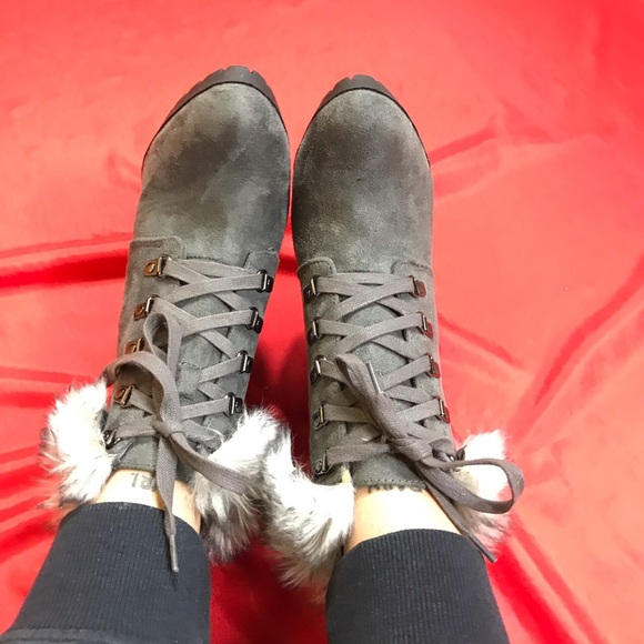 Gray suede boots - Picture 1 of 4